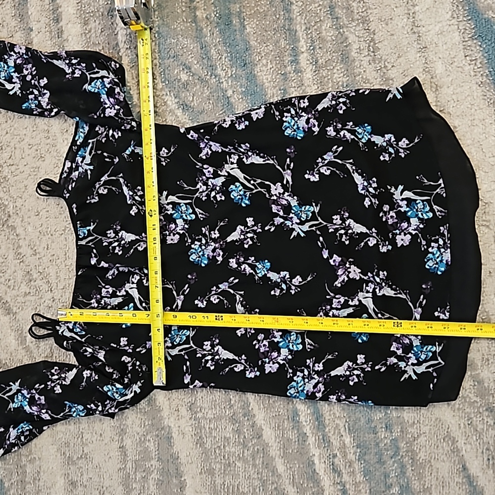 White House Black Market Woman's Floral Long-Sleeve Blouse. Sz: M EUC - Picture 5 of 8